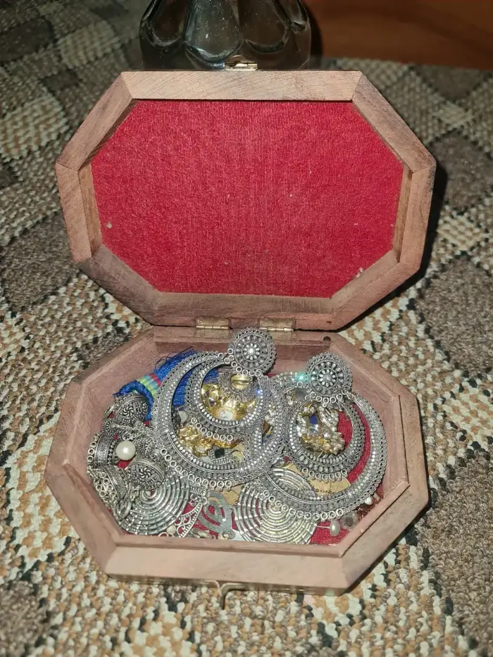 How To Photograph Jewellery: A Useful Step-by-Step Guide