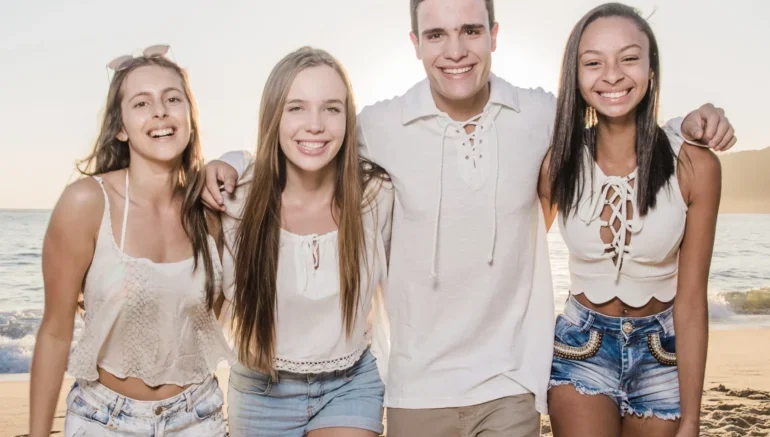 7 Summer Family Photo Outfit Ideas 7 Summer Family Photo Outfit Ideas