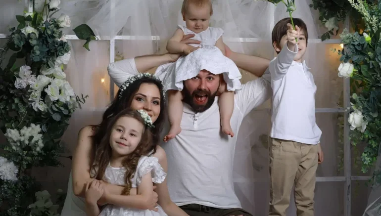 8 Great Benefits of Booking a Family Photoshoot 8 Great Benefits of Booking a Family Photoshoot