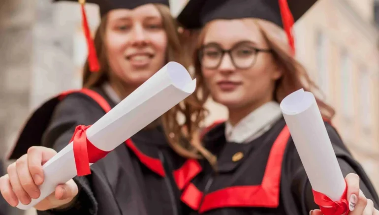 Why Graduation Pictures Are So Important Why Graduation Pictures are so Important