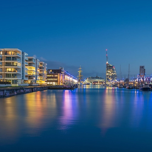 Bremerhaven, River, Night