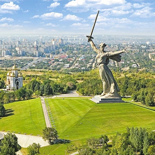 The Motherland Calls (Rodina-Mat’ Zovyot!)