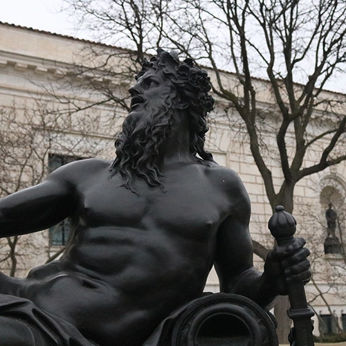 Detroit institute of arts, Detroit, Statue