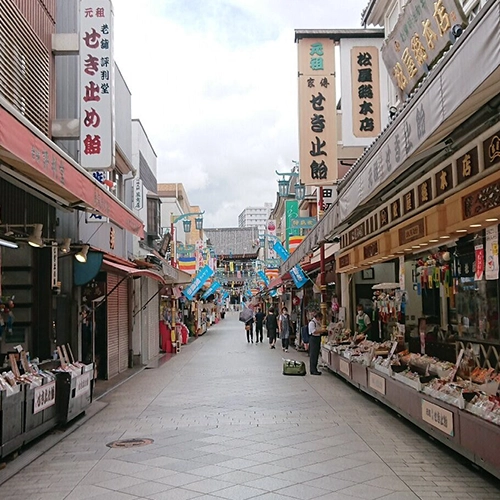 Kawasakidaishi Nakamise Street