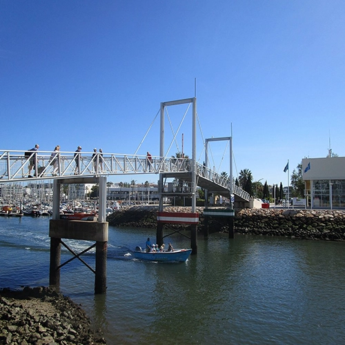 Ponte Pedonal Levadiça Da Marina De Lagos
