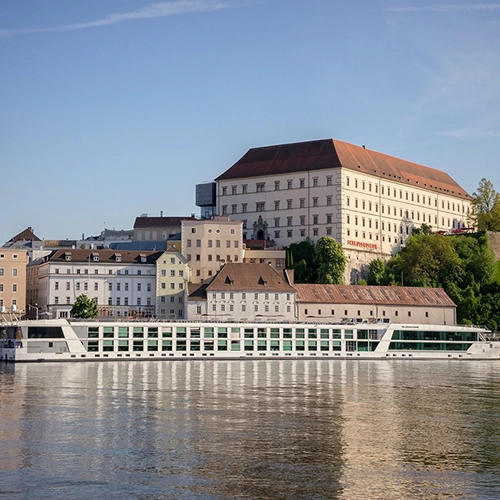 Ship, Castle, Linz