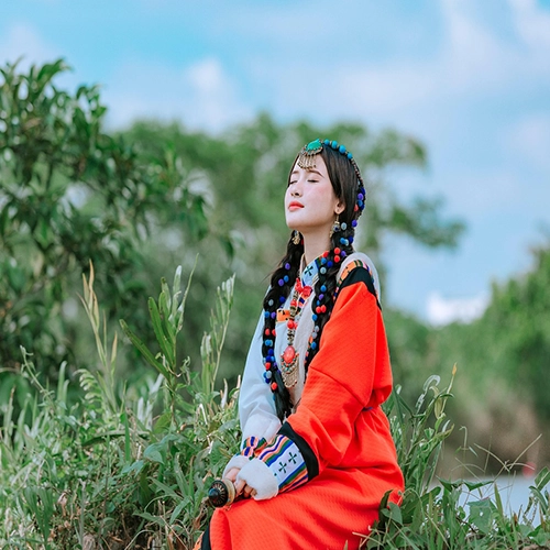 Mongolian girl, Traditional clothes