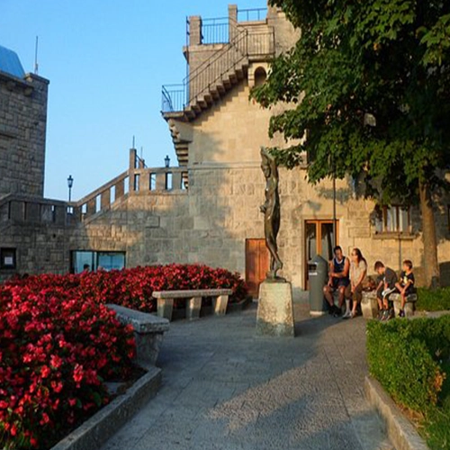 Sculpture Mother and Child