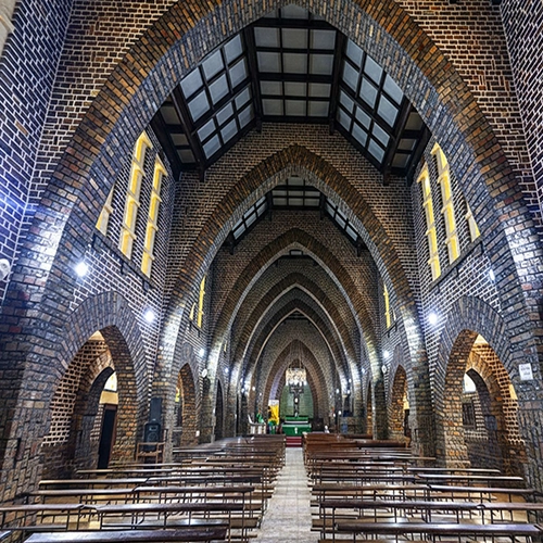 mbuji-mayi-cathedral-interior-congo-architecture
