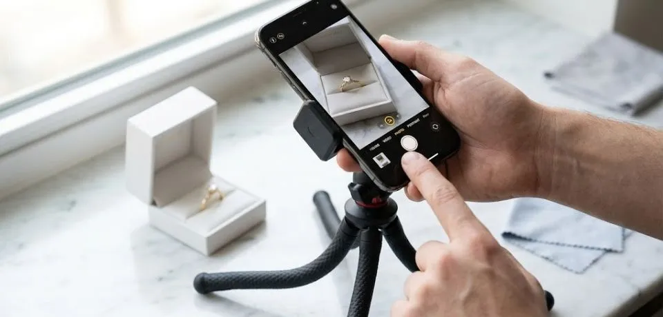 take beautiful jewelry photos