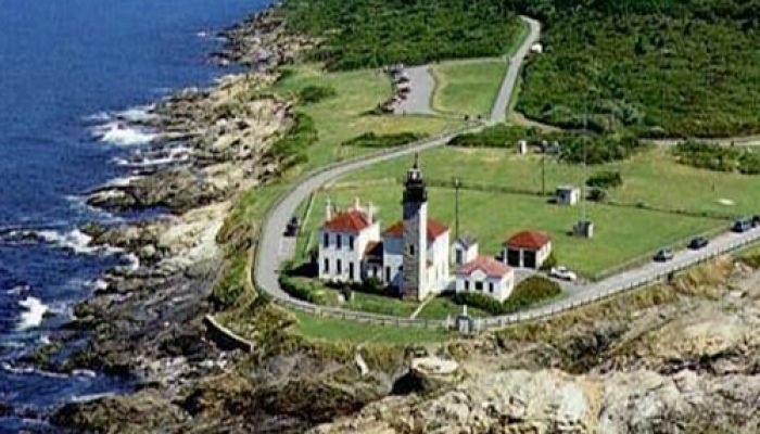 Beavertail Lighthouse and Park
