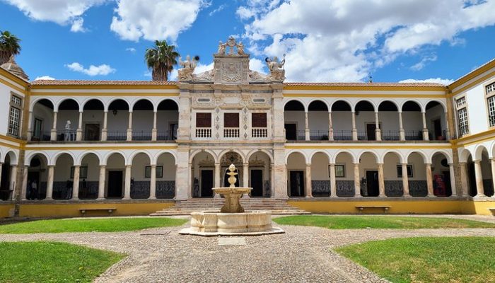 Universidade de Évora Universidade de Évora