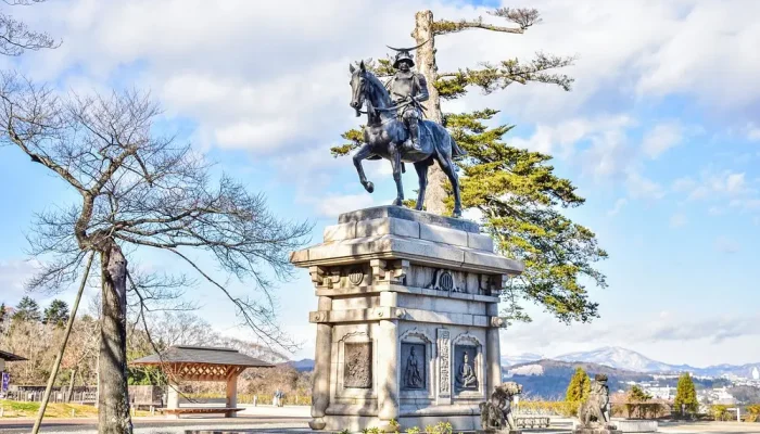 date-masamune-statue-sendai-castle-japan-history