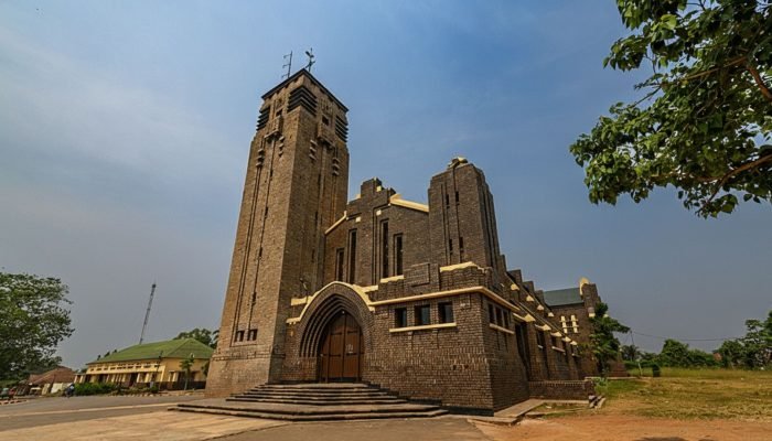 st-jean-baptiste-bonzola-cathedral-mbuji-mayi-congo-exterior